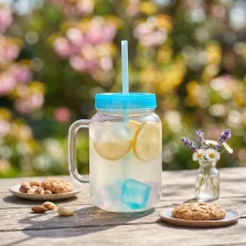   Szívószálas pohár - kék - 4 db hűthető jégkockával, 550ml,  17 x 7.5 x 13.5 cm