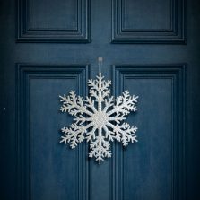   Karácsonyi dekoráció - jégkristály - glitteres ezüst - akasztható - 31 cm